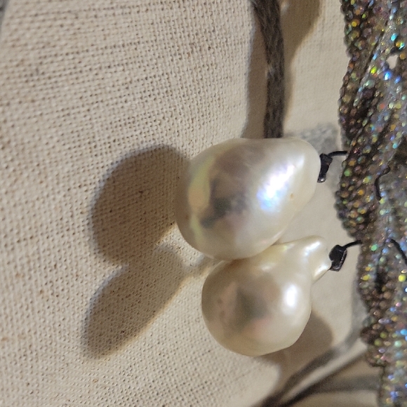 Elegant White Pearl Drop Earrings - Picture 5 of 8